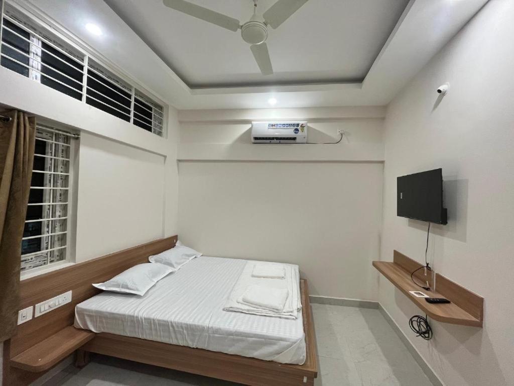 Seema Palace Inn 1 Km From Railwaystaion Mysore Buitenkant foto