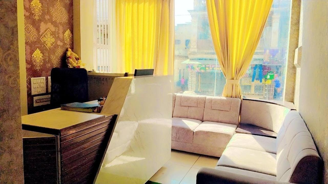 Seema Palace Inn 1 Km From Railwaystaion Mysore Buitenkant foto