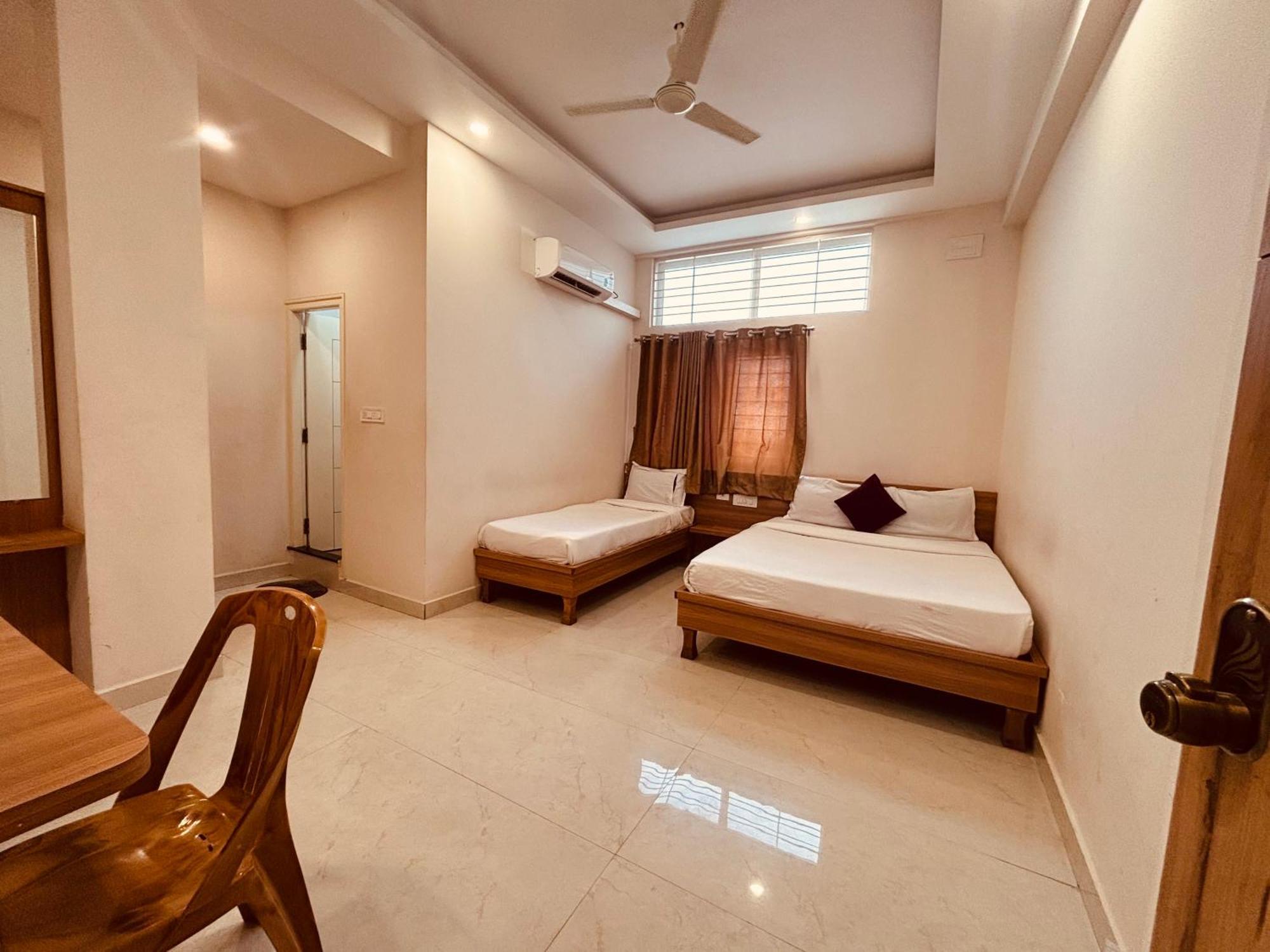 Seema Palace Inn 1 Km From Railwaystaion Mysore Buitenkant foto