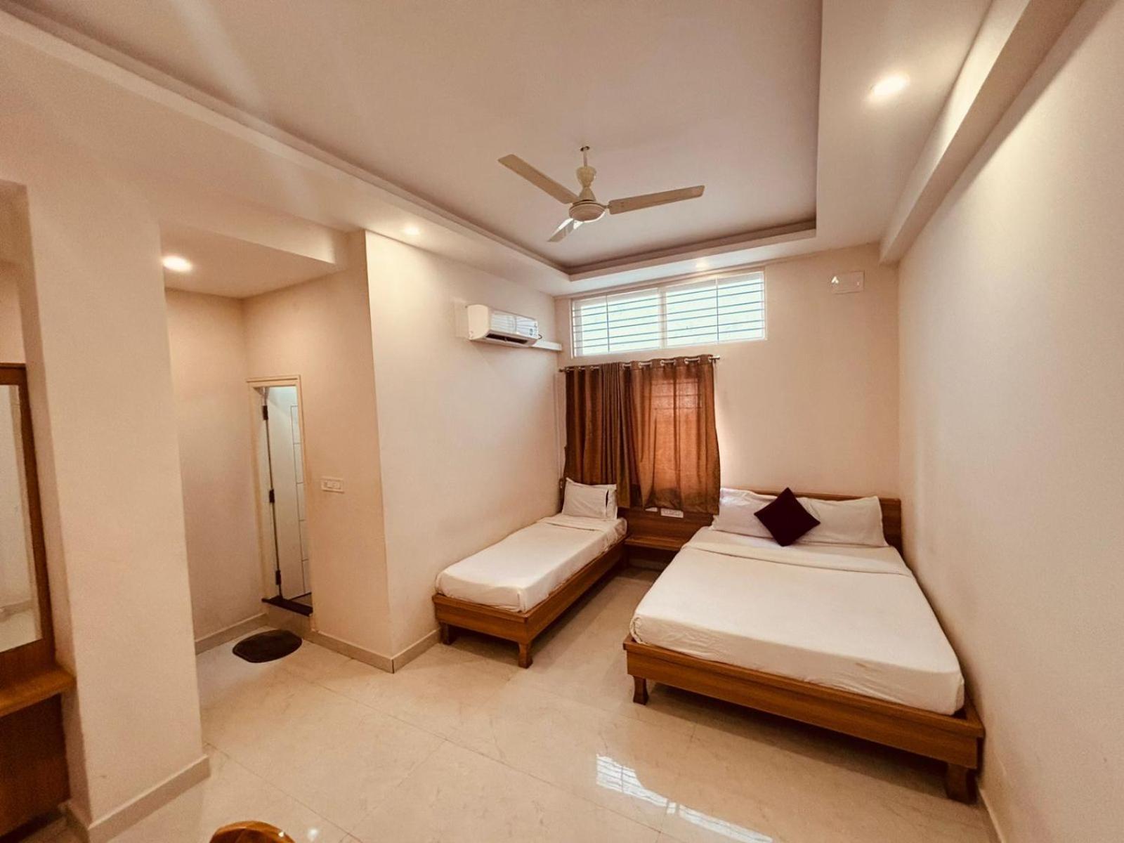 Seema Palace Inn 1 Km From Railwaystaion Mysore Buitenkant foto